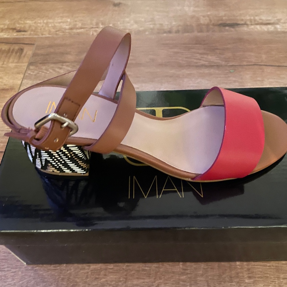 *New*  IMAN Global Chic Sandals Sz 7
